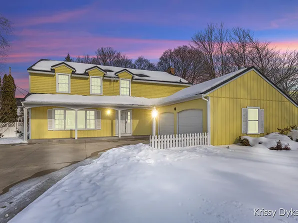 699 Brookfield St, Holland, MI 49423