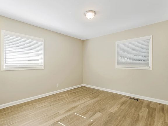 4th image of 2499 Sylvan Rd