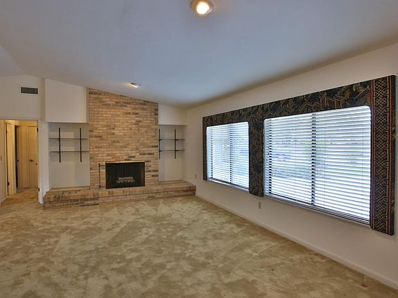3rd image of 128 Sand Pine Pl