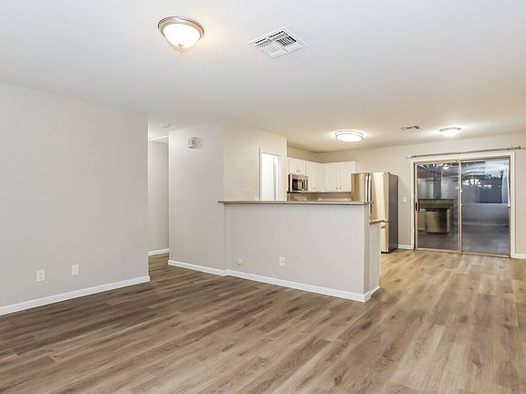 4th image of 10938 E Flossmoor Ave