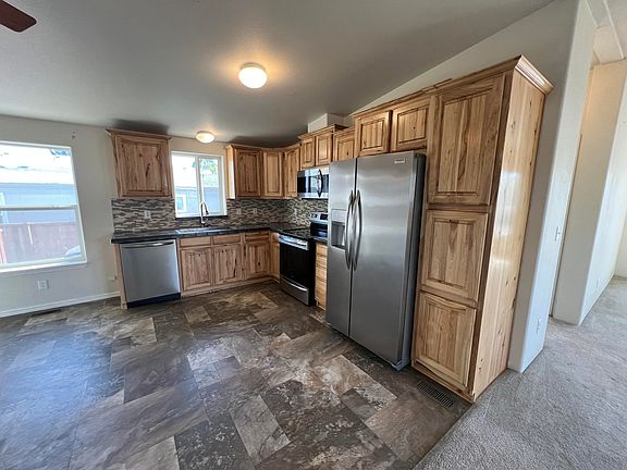 5th image of 941 NW Cains Rd