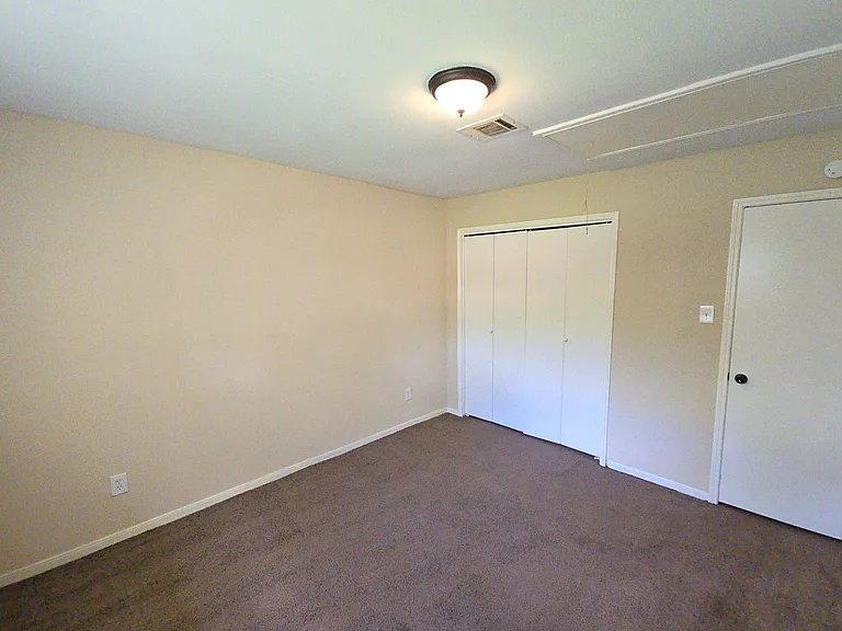4718 Reynaldo Dr — Photo 7