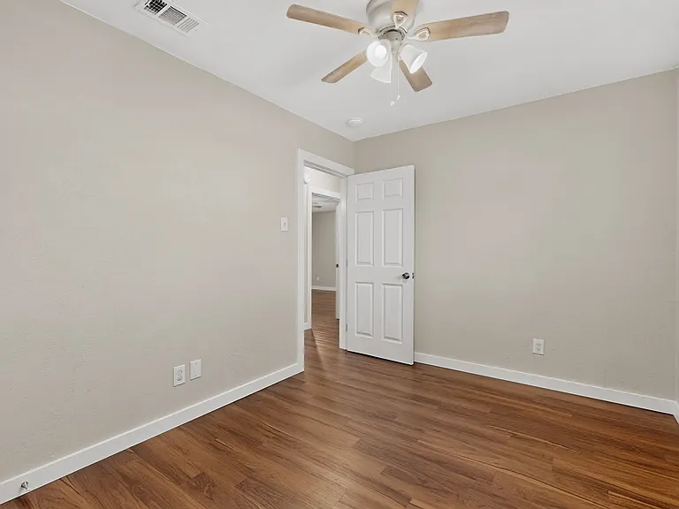 1717 Japonica Ln — Photo 25