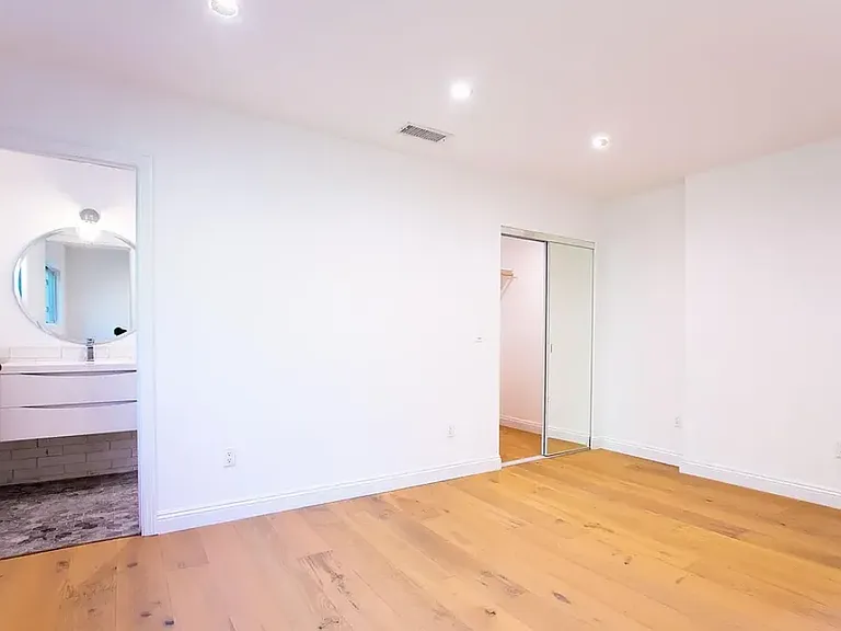 652 Vernon Ave #2 — Photo 31