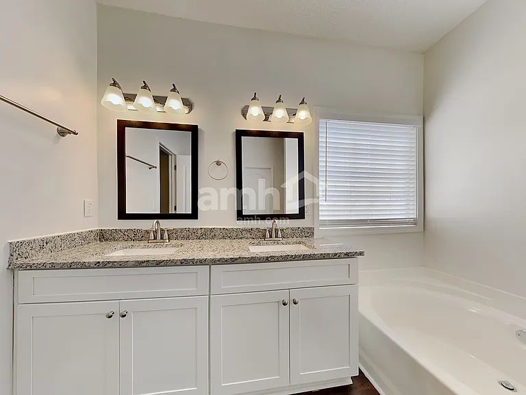 378 Moreland Cir — Photo 12