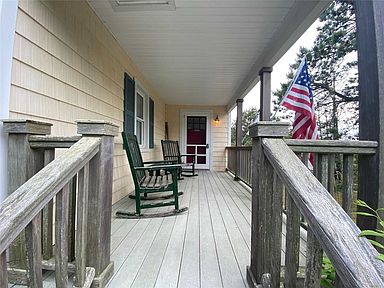 675 Lake Dr Southold Ny 11971 Zillow