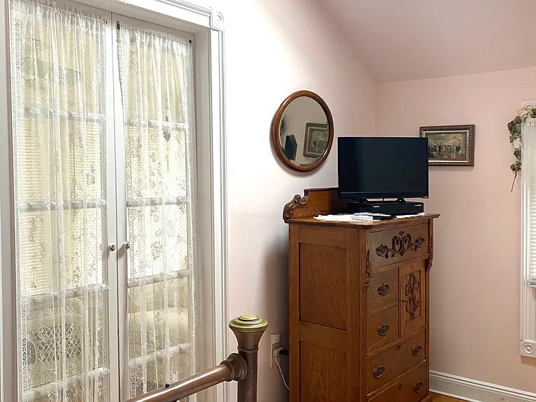 7 Webb Ave #2-W — Photo 16