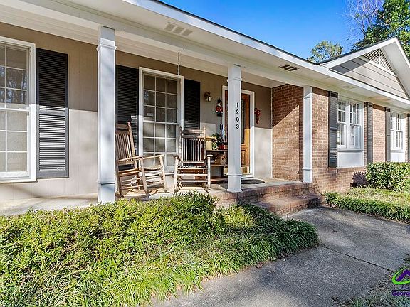 3rd image of 1209 Normandy Rd