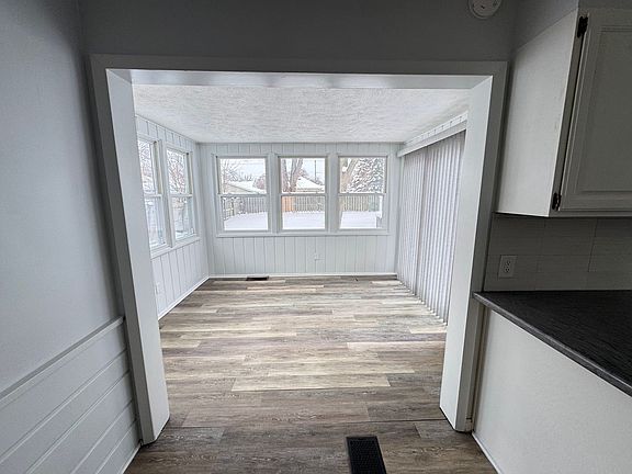 4th image of 1123 Dorroll St NE