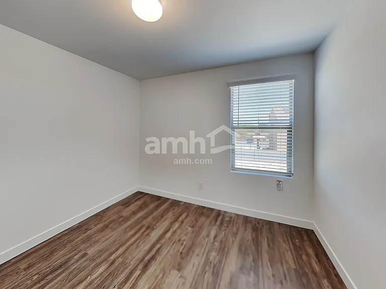 4137 S 105th Dr — Photo 17