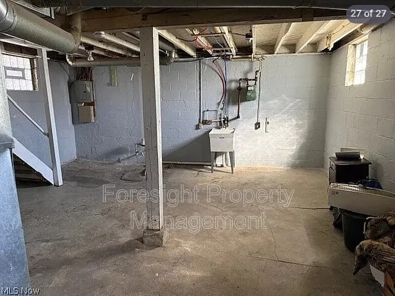 692 W Thornton St — Photo 25