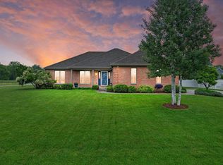 2551 Luba Ln, Racine, WI 53406