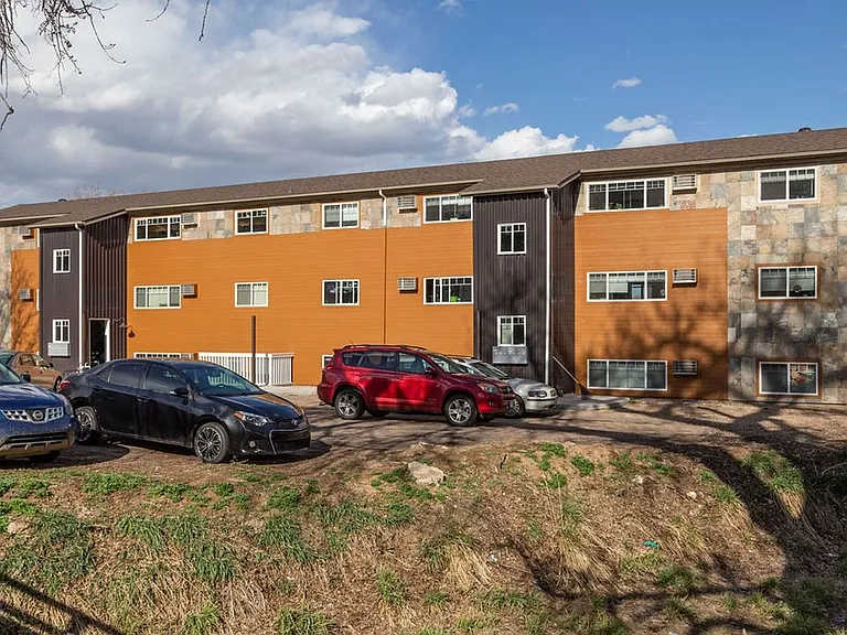 2628 Redwing Rd #8 — Photo 4