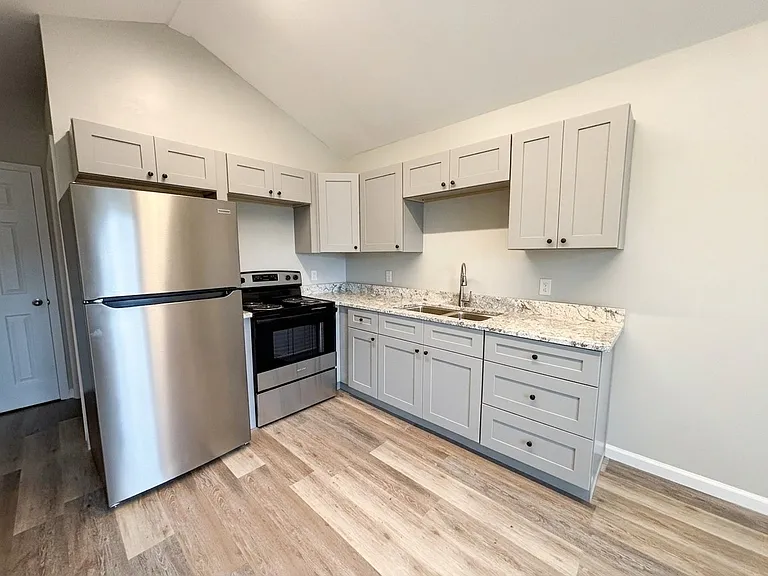 115 SW Avenue F #B — Photo 6