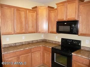 5th image of 2632 S 168th Ln