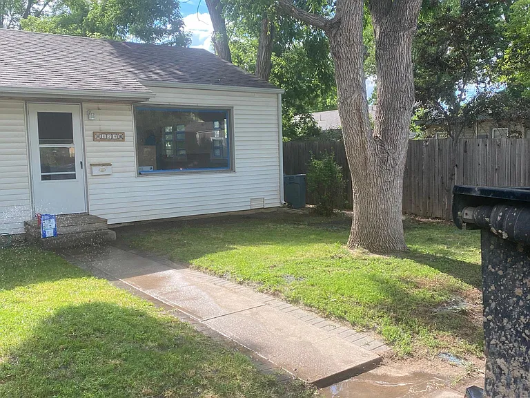 624 Colorado St — Photo 1