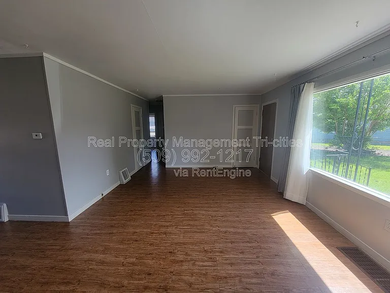 312 Goethals Dr — Photo 3