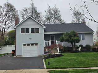 37 Jonquill Lane, Kings Park, NY 11754