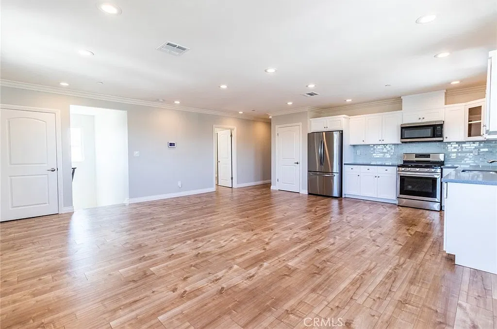 4 bed, 1523 sqft, $3,850 — Photo 3
