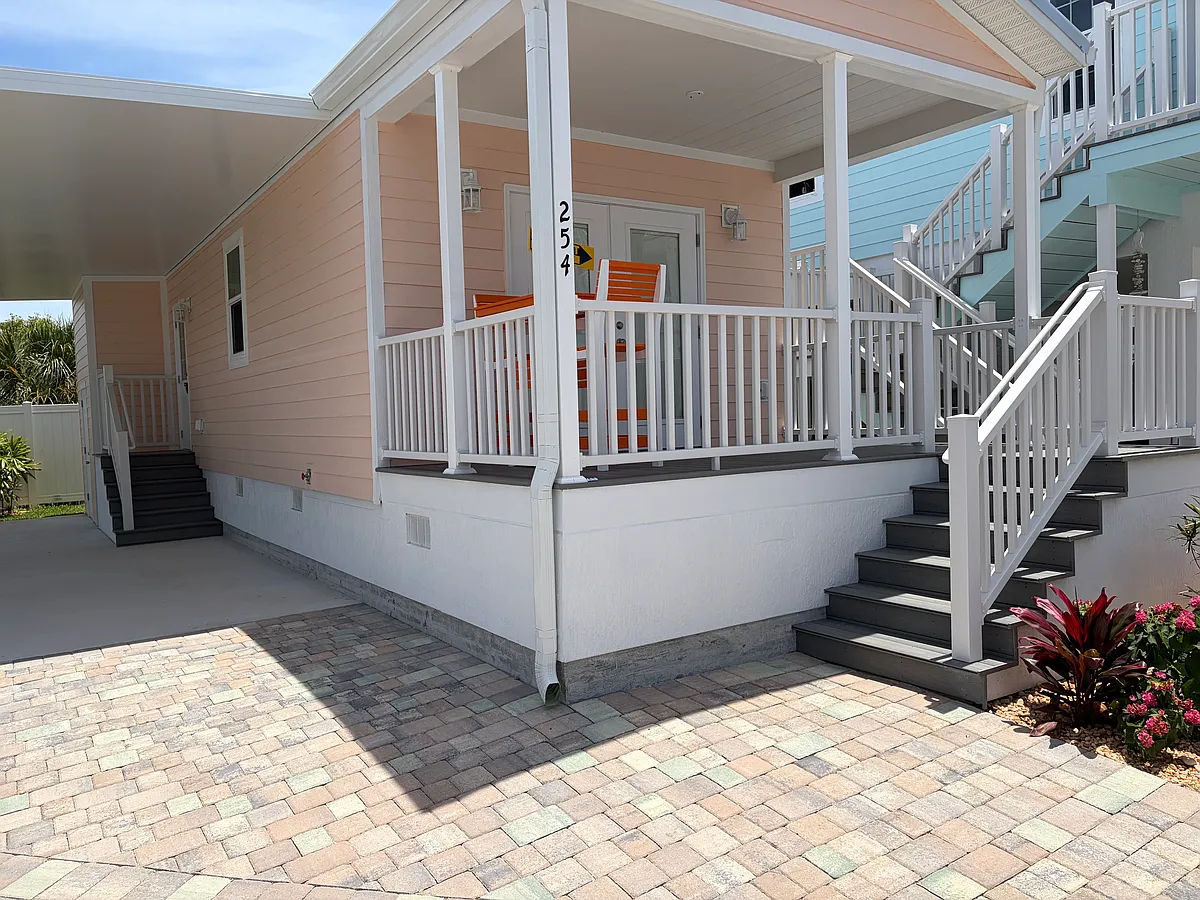 Building Photo - 254 NE Coastal Dr