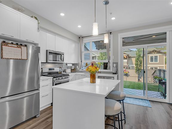 4th image of 13098 Shoreline Dr #50