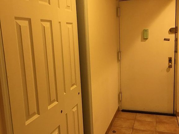 5th image of 2648 29th St APT 2B