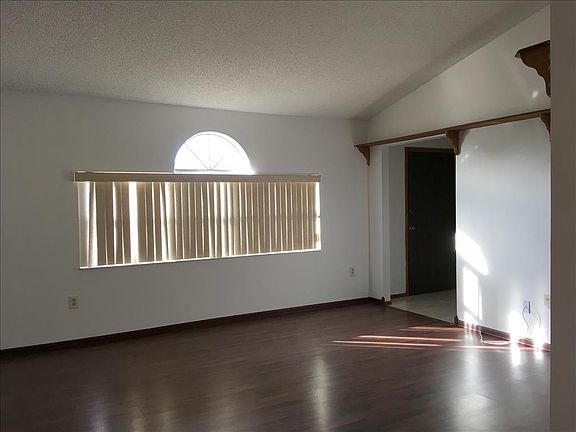 3rd image of 442 Rebecca Dr
