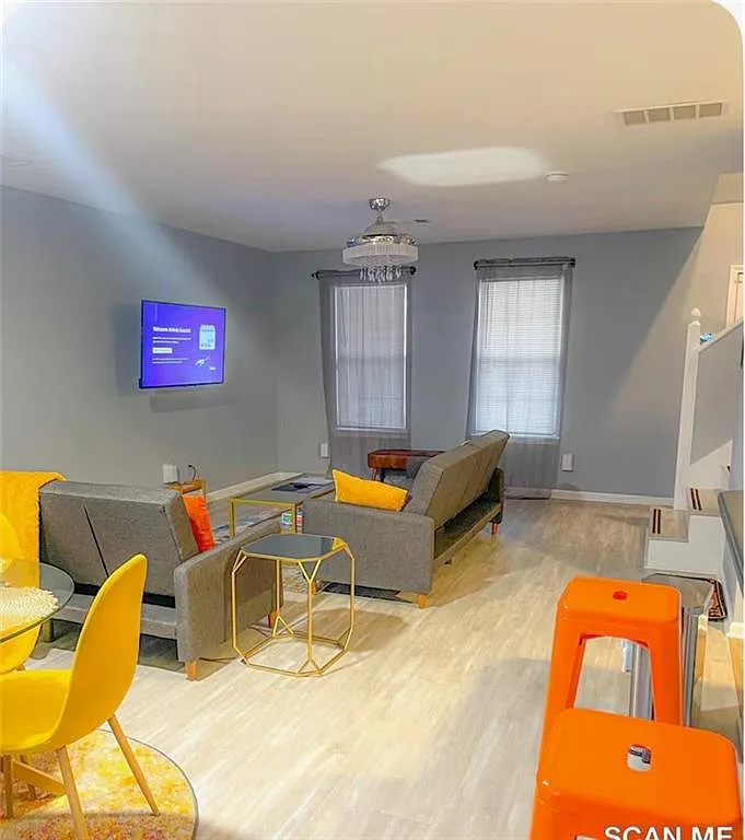 2 bed, 1.5 bath, 1308 sqft, $1,850 — Photo 2