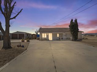 2973 95th St W, Rosamond, CA 93560
