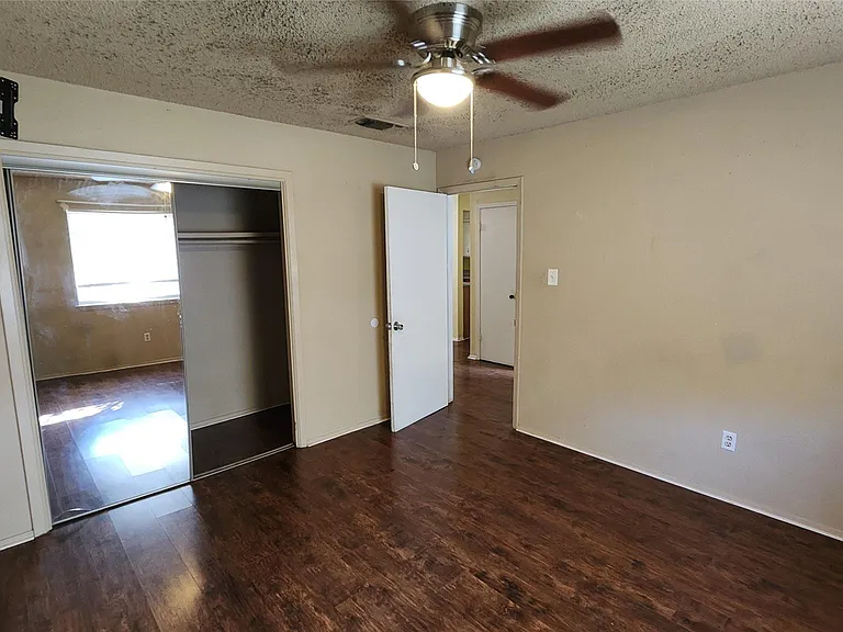 208 N Vandeveer St #4 — Photo 12