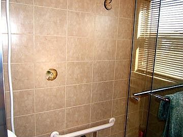 Glass & tub enclosure