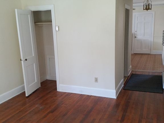 4th image of 135 E Wilburn Ave #A