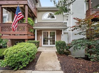 647 Windrush Dr #C1, Westlake, OH 44145