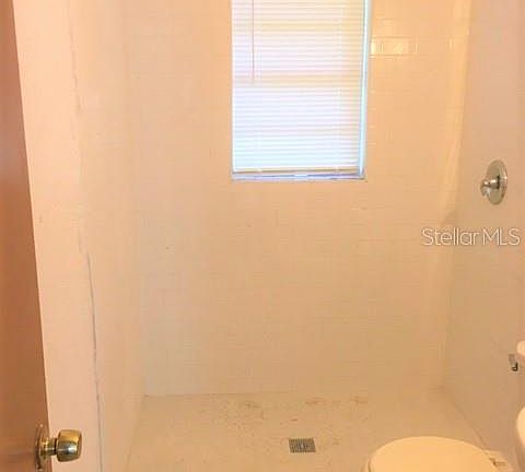 5th image of 7412 Deleuil Ave