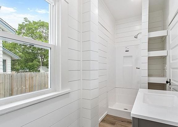 2nd image of 287 W 19th St