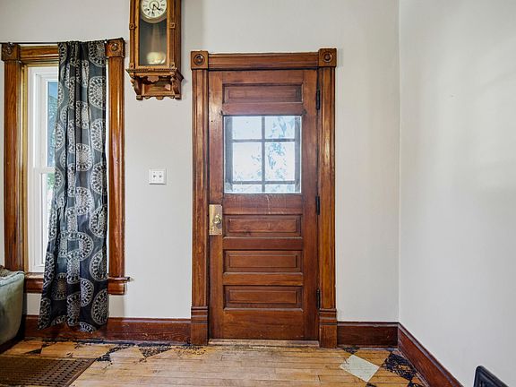 3rd image of 204 Riverside Ave