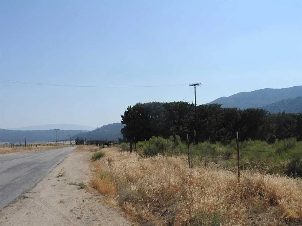 13303 Caliente Bodfish Rd photo 1