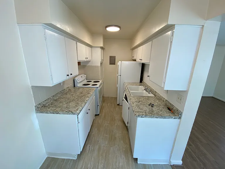103 W Powers Cir #306 — Photo 6