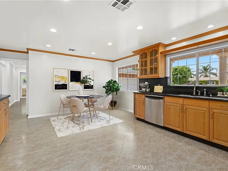 6508 Mammoth Ave — Photo 16