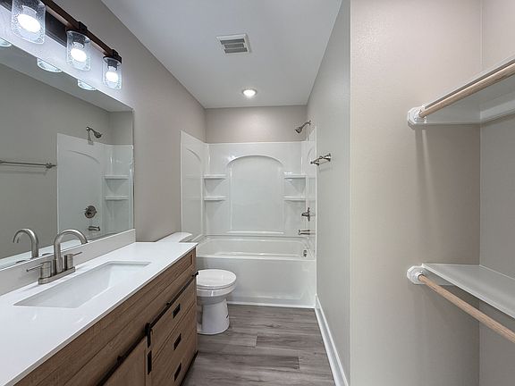 5th image of 877 23rd St #4
