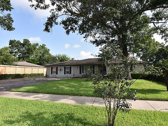 4th image of 9814 Casa Loma Dr