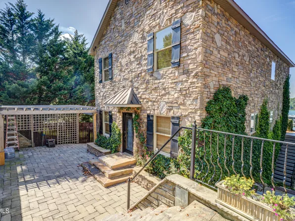 667 Rockingham Rd, Gray, TN 37615