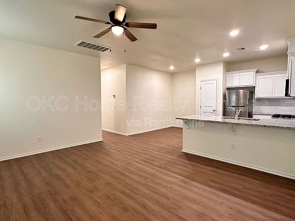3rd image of 11417 N University Ave
