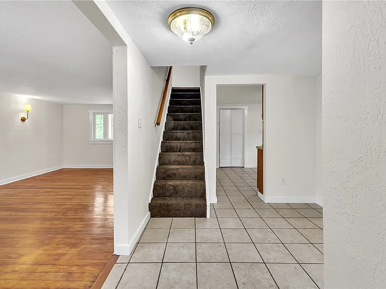 116 Purvis Ln — Photo 4