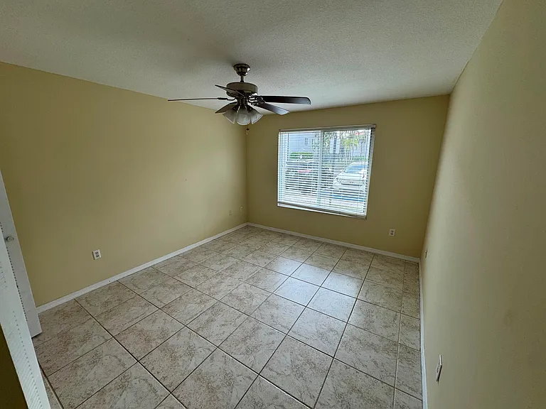 201 Villa Cir #201 — Photo 19