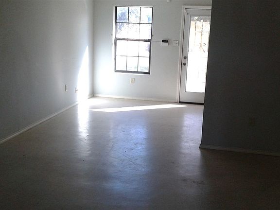 2nd image of 713 Elk Dr