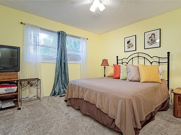 2nd image of 4 Barbara Ln