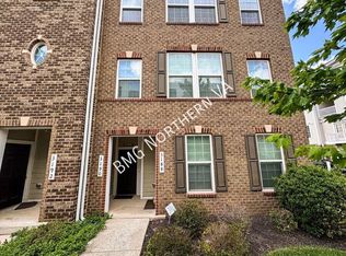 3190 Yeager Dr, Herndon, VA 20171