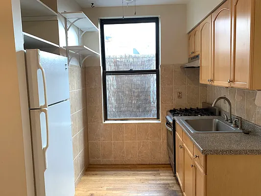 Rented by Capri Jet Realty Corp | media 14