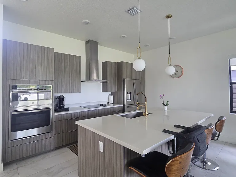 15935 NW 87th Ct — Photo 5